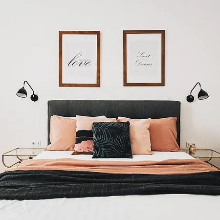 Voya Nordic Apartment-a Luxury Oasis In The Old Town Apartment Brasov